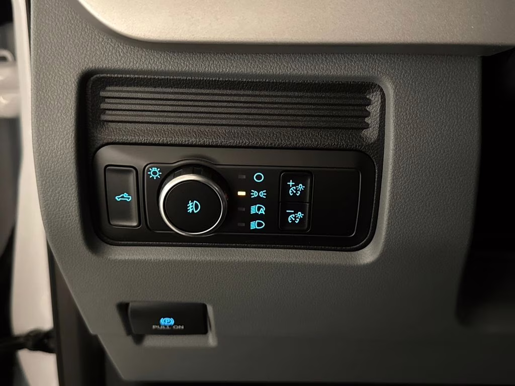 2026 Oxford White Ford Super Duty F-350 DRW XLT 4X4 Truck