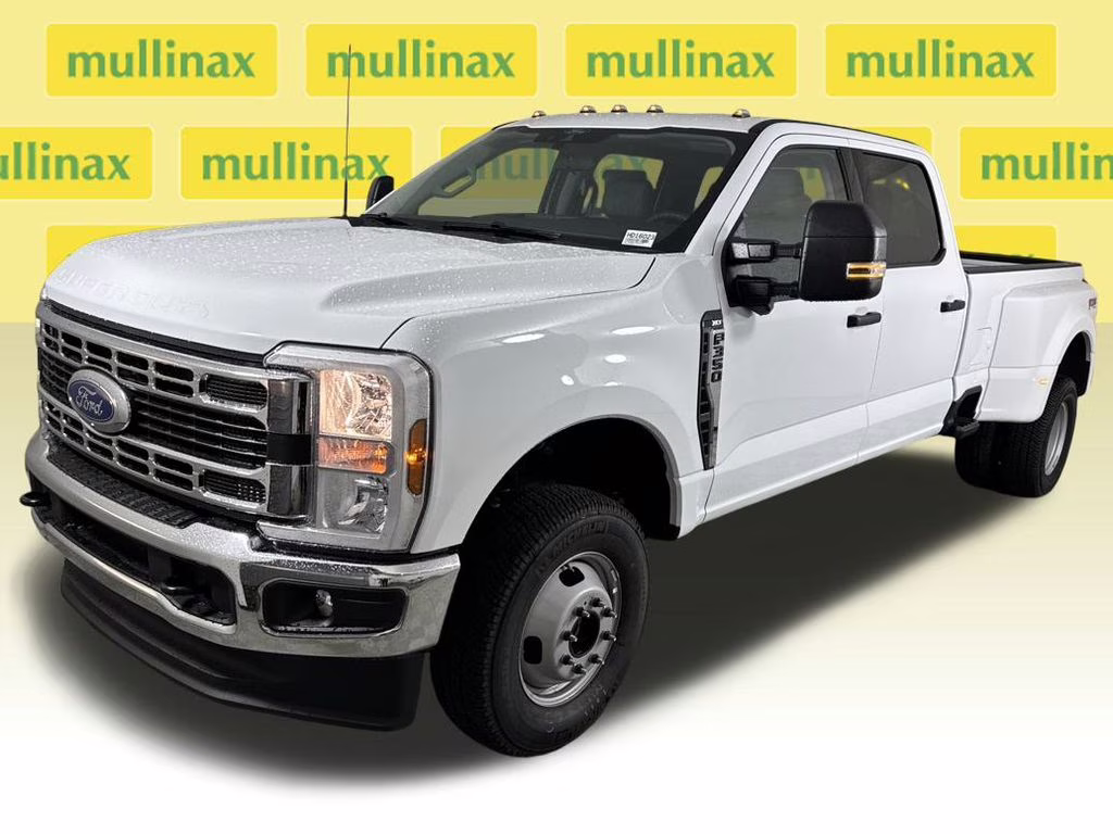 2026 Oxford White Ford Super Duty F-350 DRW XLT 4X4 Truck
