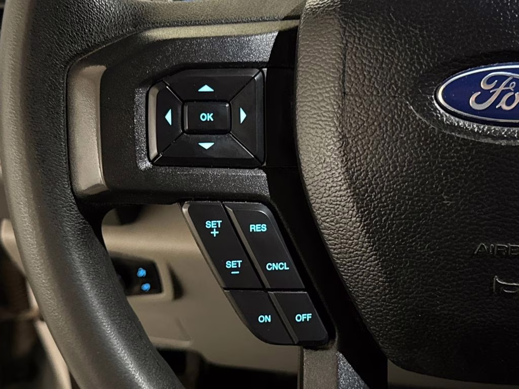 2020 Oxford White Ford Super Duty F-350 DRW XL 4X4 Truck