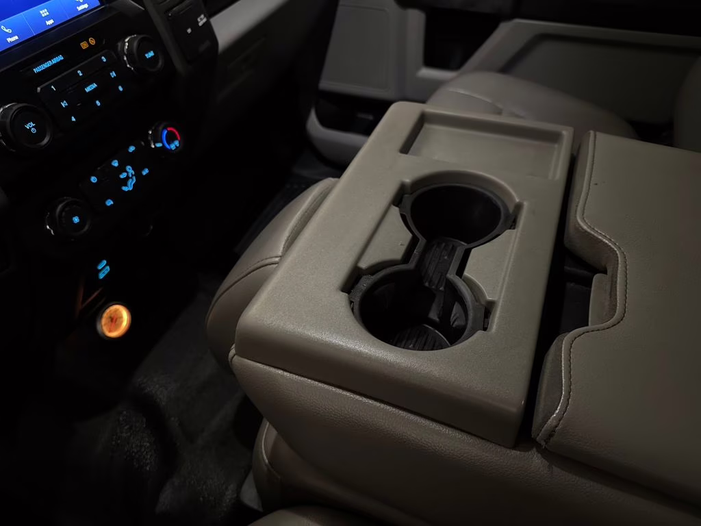 2020 Oxford White Ford Super Duty F-350 DRW XL 4X4 Truck