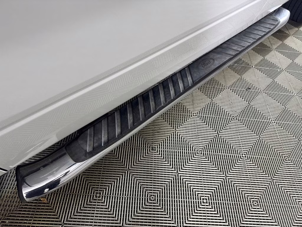 2010 Oxford White Ford F-150 XLT 4X4 Truck