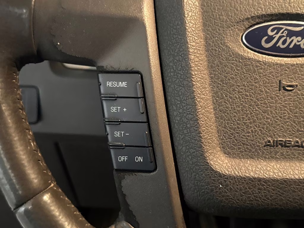 2010 Oxford White Ford F-150 XLT 4X4 Truck