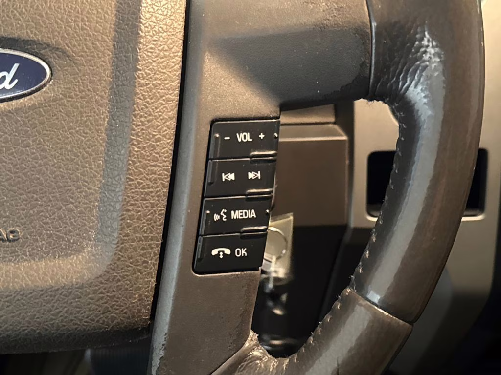 2010 Oxford White Ford F-150 XLT 4X4 Truck