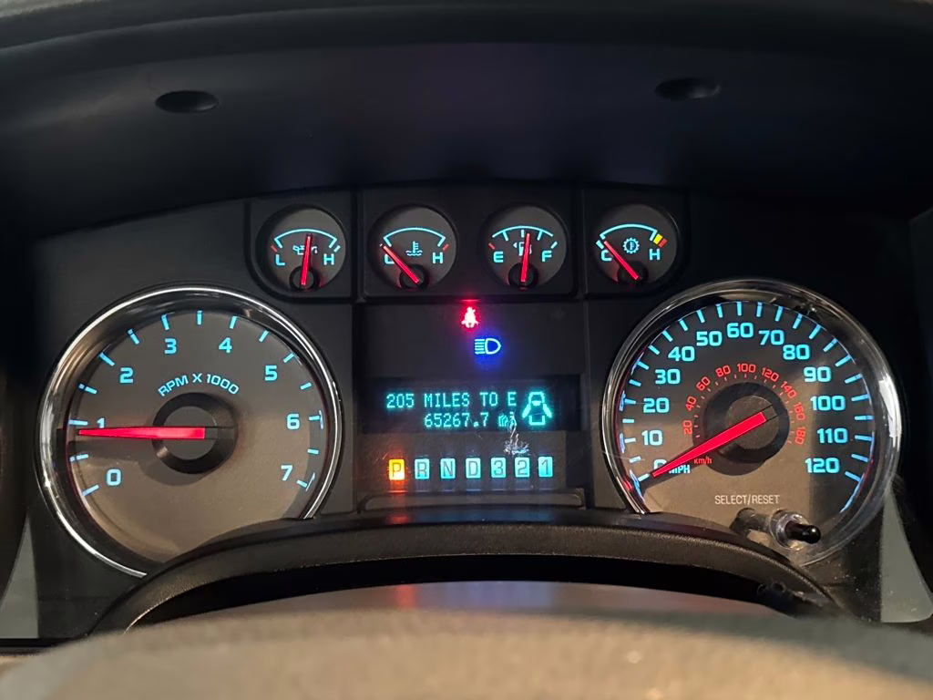 2010 Oxford White Ford F-150 XLT 4X4 Truck