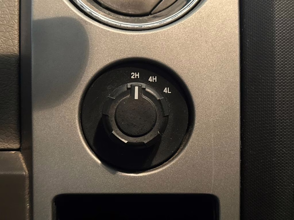 2010 Oxford White Ford F-150 XLT 4X4 Truck