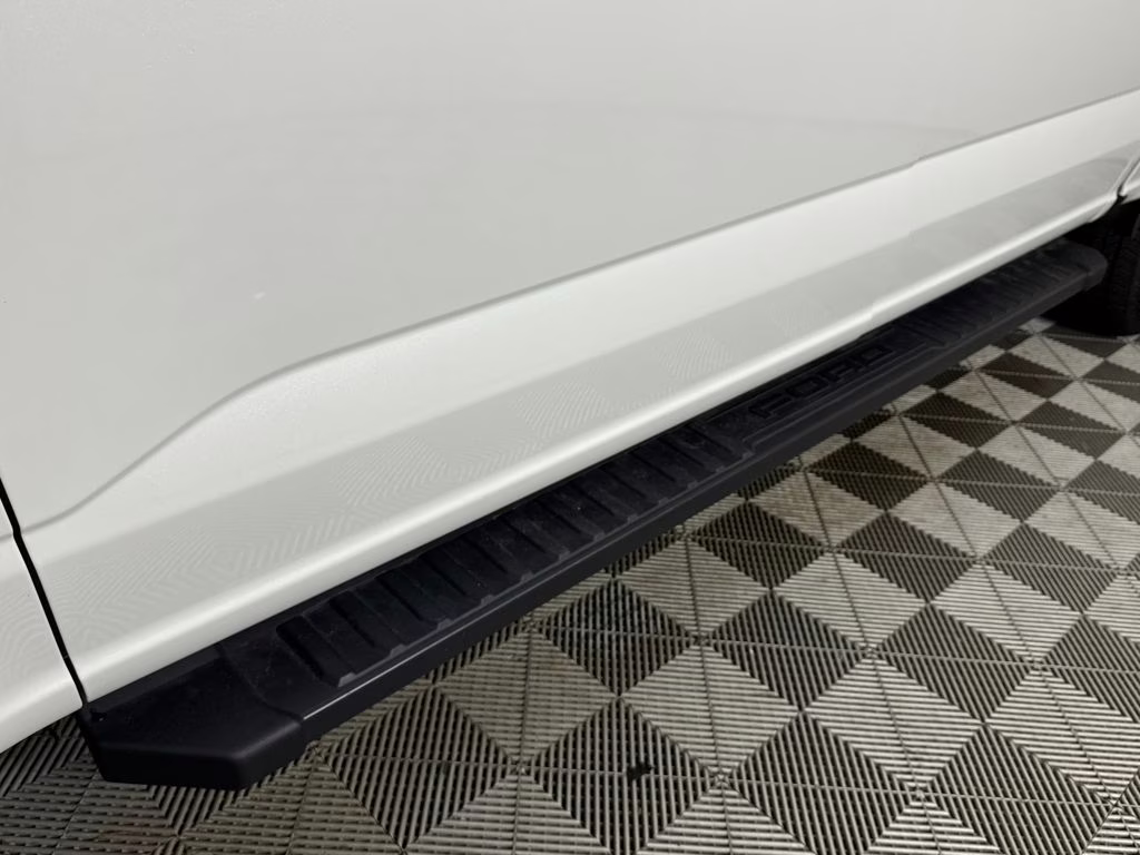 2026 Star White Metallic Tri-Coat Ford F-150 Lariat 4X4 Truck