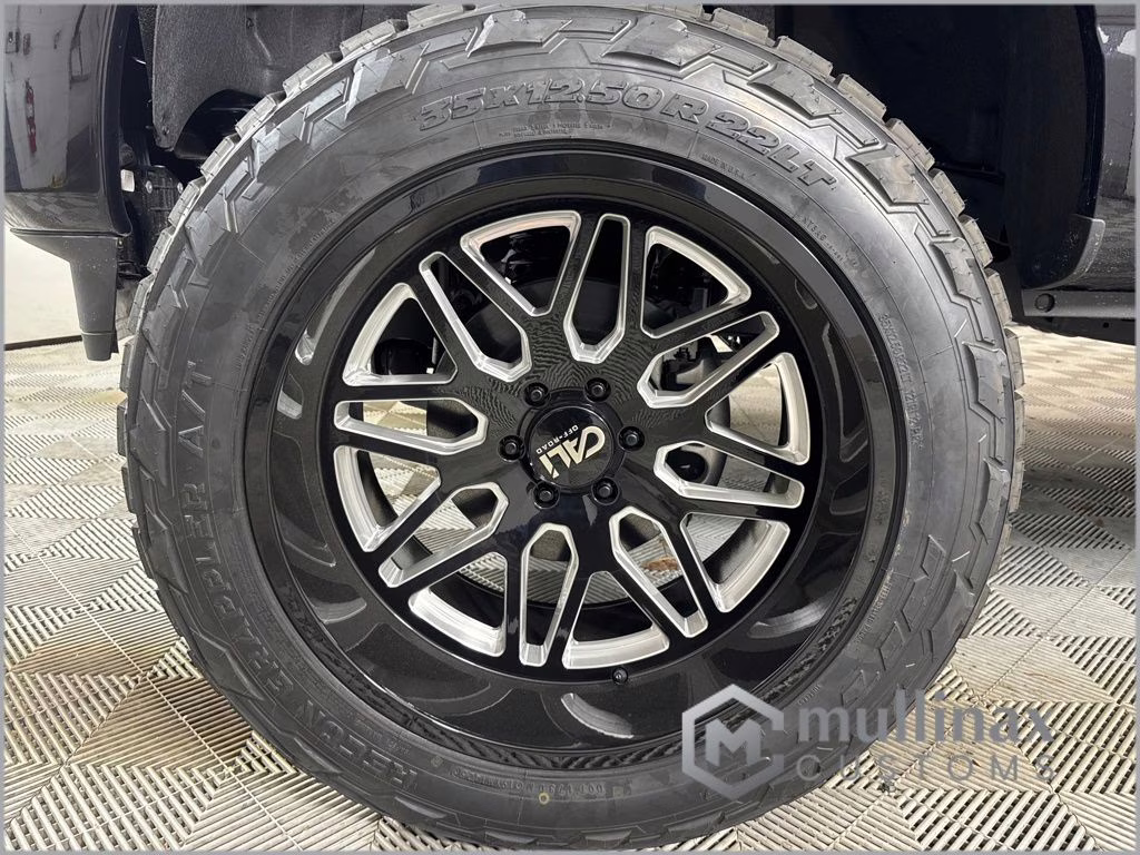 2025 Agate Black Metallic Ford F-150 Lariat 4X4 Truck