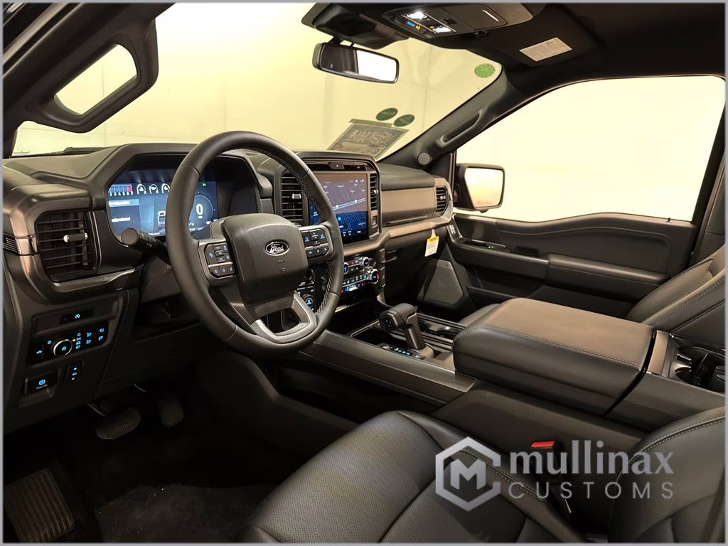 2025 Agate Black Metallic Ford F-150 Lariat 4X4 Truck