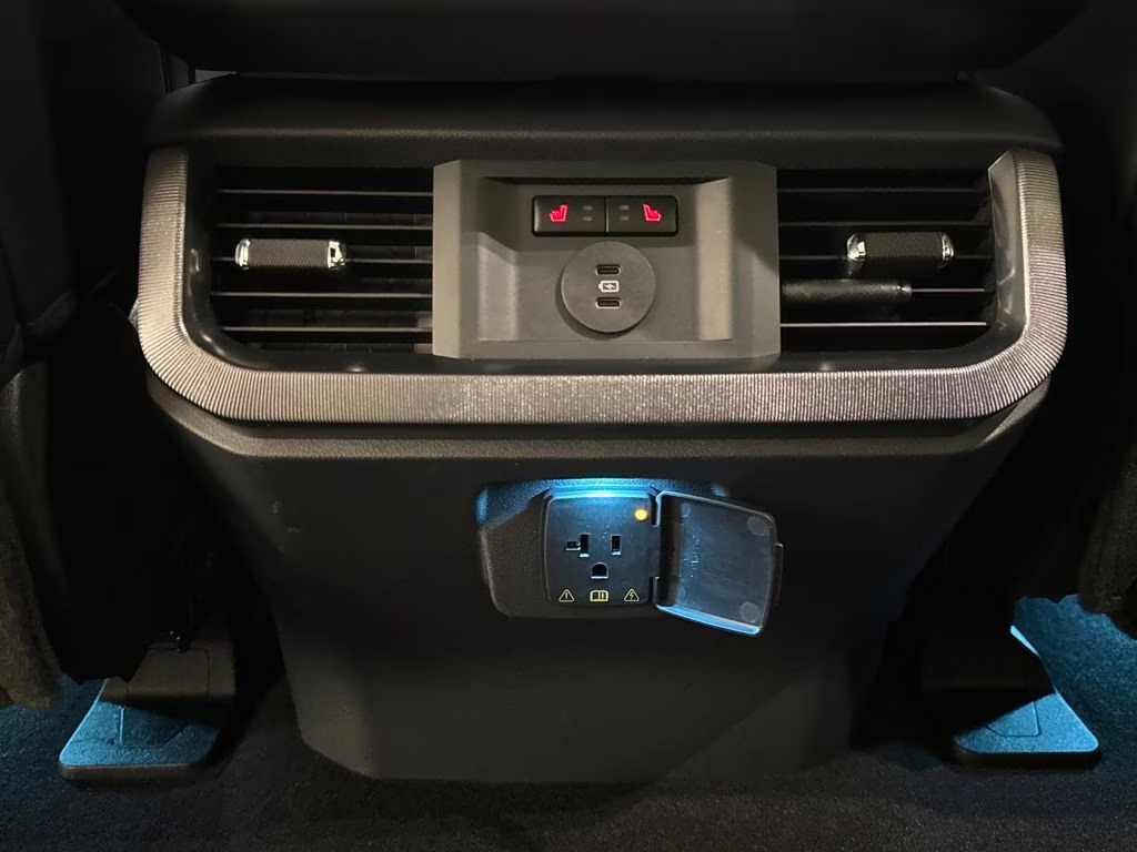 2025 Rapid Red Metallic Tinted Clearcoat Ford F-150 Platinum 4X4 Truck