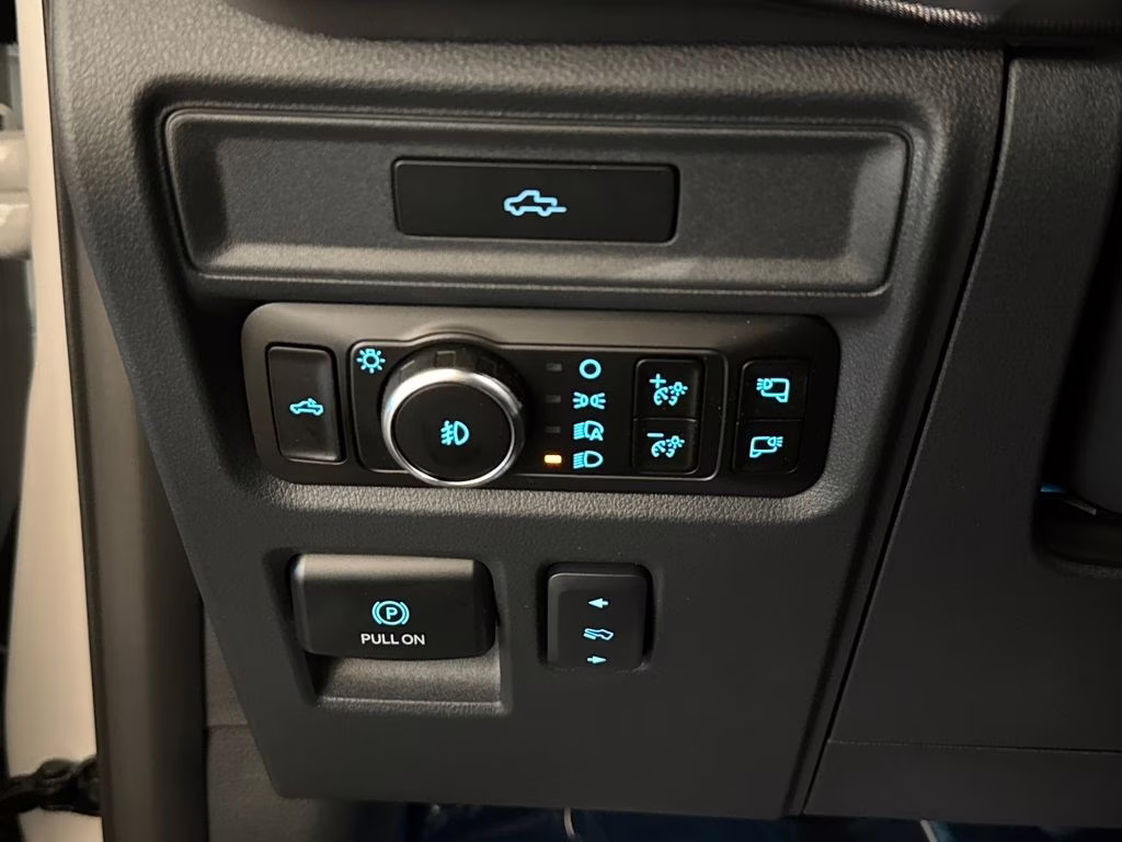 2026 Star White Metallic Tri-Coat Ford F-150 Platinum 4X4 Truck