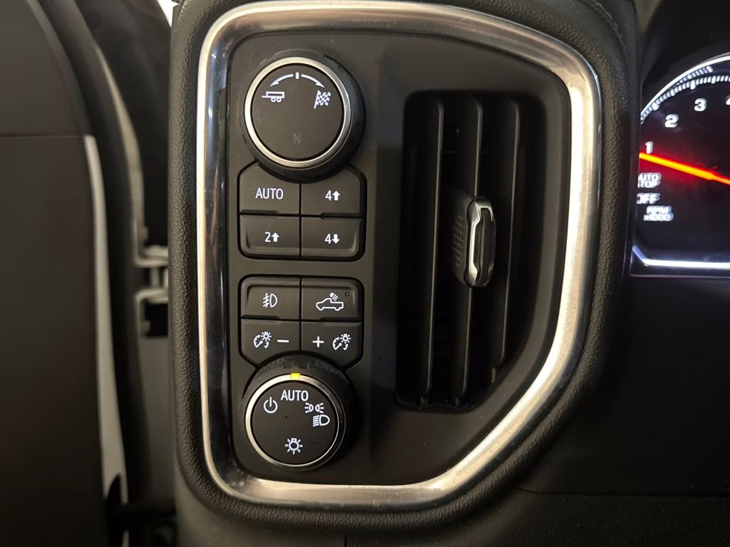 2019 Summit White Chevrolet Silverado 1500 RST 4X4 Truck