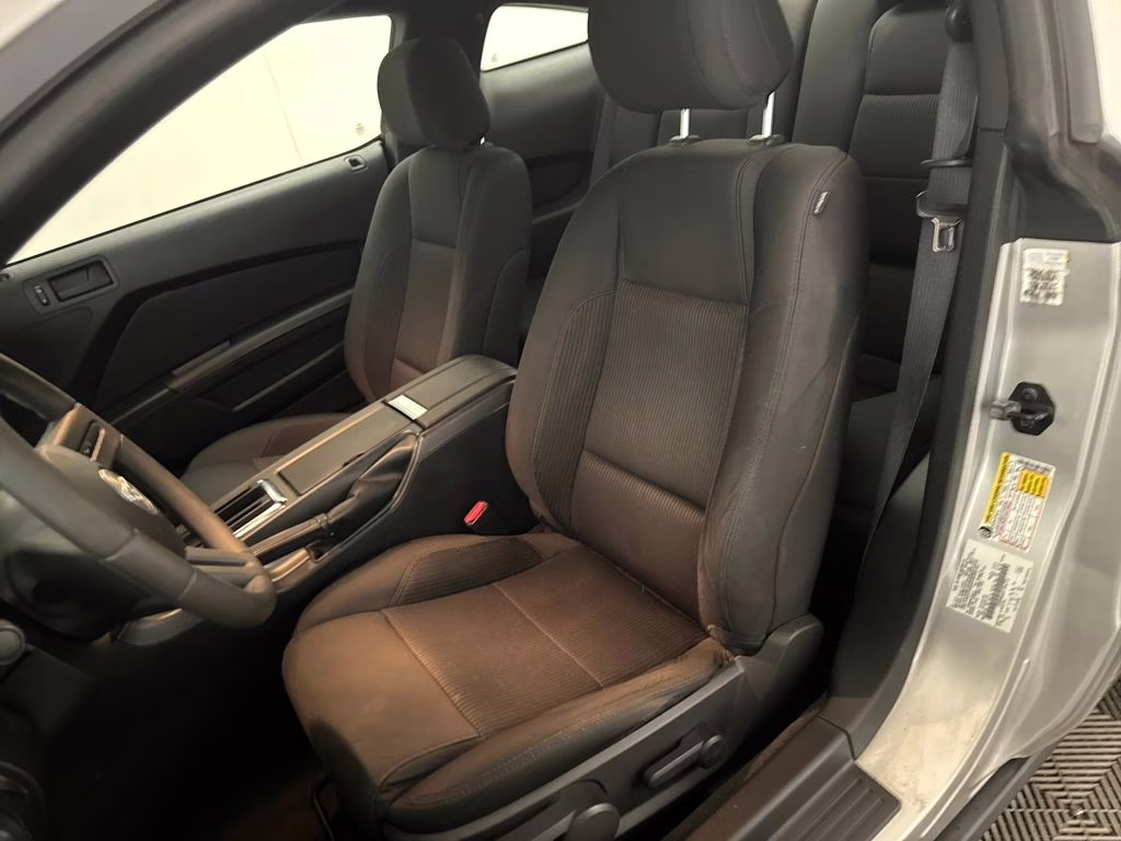 2012 Ingot Silver Metallic Ford Mustang V6 RWD Coupe