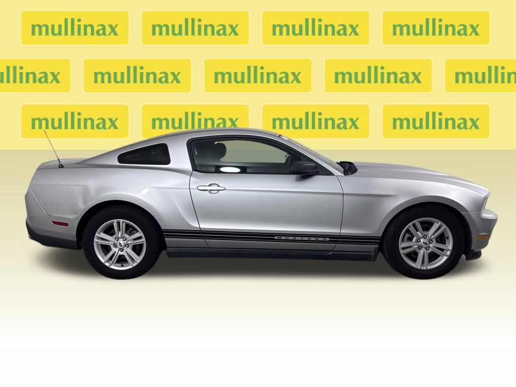 2012 Ingot Silver Metallic Ford Mustang V6 RWD Coupe