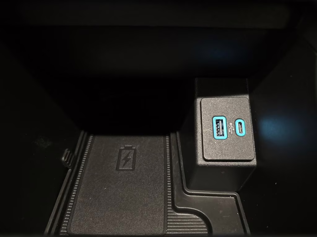 2024 Atlas Blue Metallic Ford Edge ST Line AWD SUV