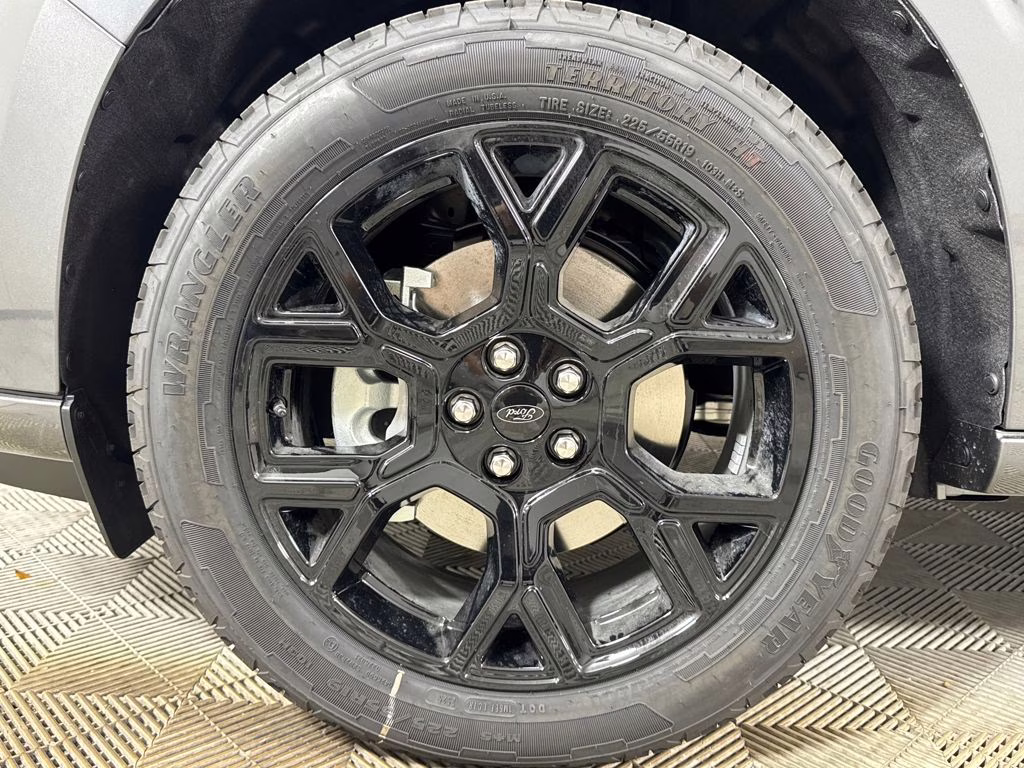 2025 Carbonized Gray Metallic Ford Maverick LOBO AWD Truck