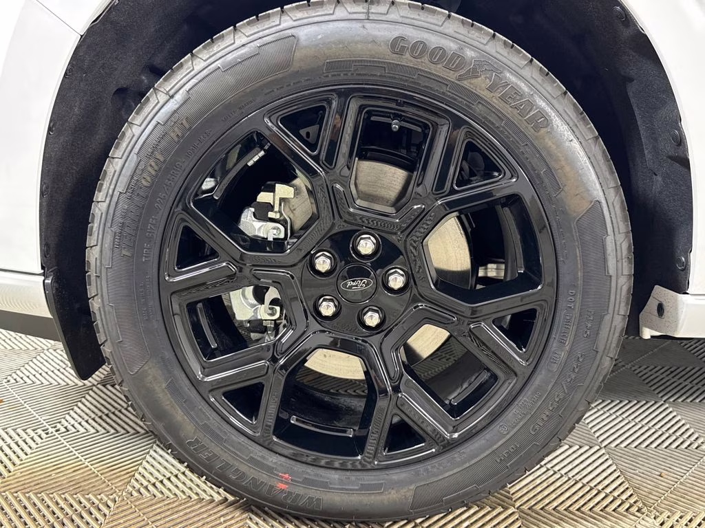 2025 Oxford White Ford Maverick LOBO AWD Truck