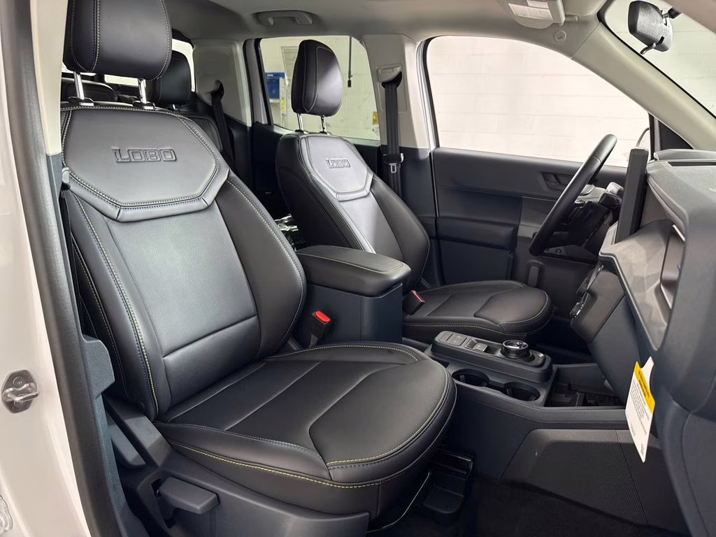 2025 Oxford White Ford Maverick LOBO AWD Truck