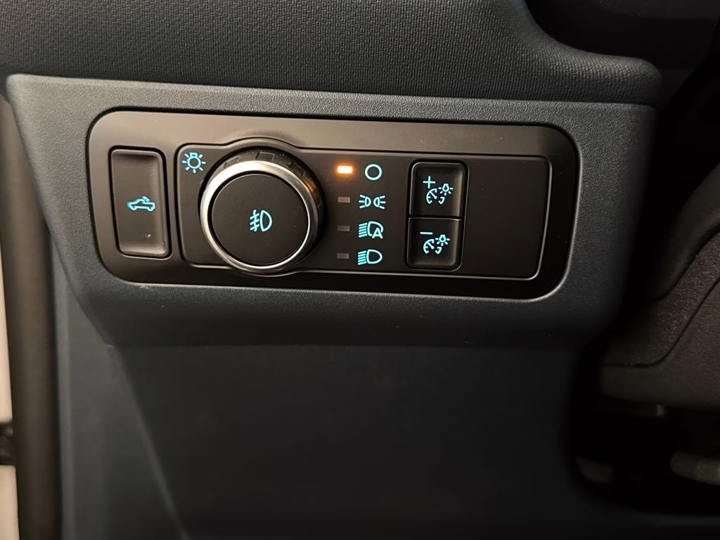 2025 Oxford White Ford Maverick LOBO AWD Truck