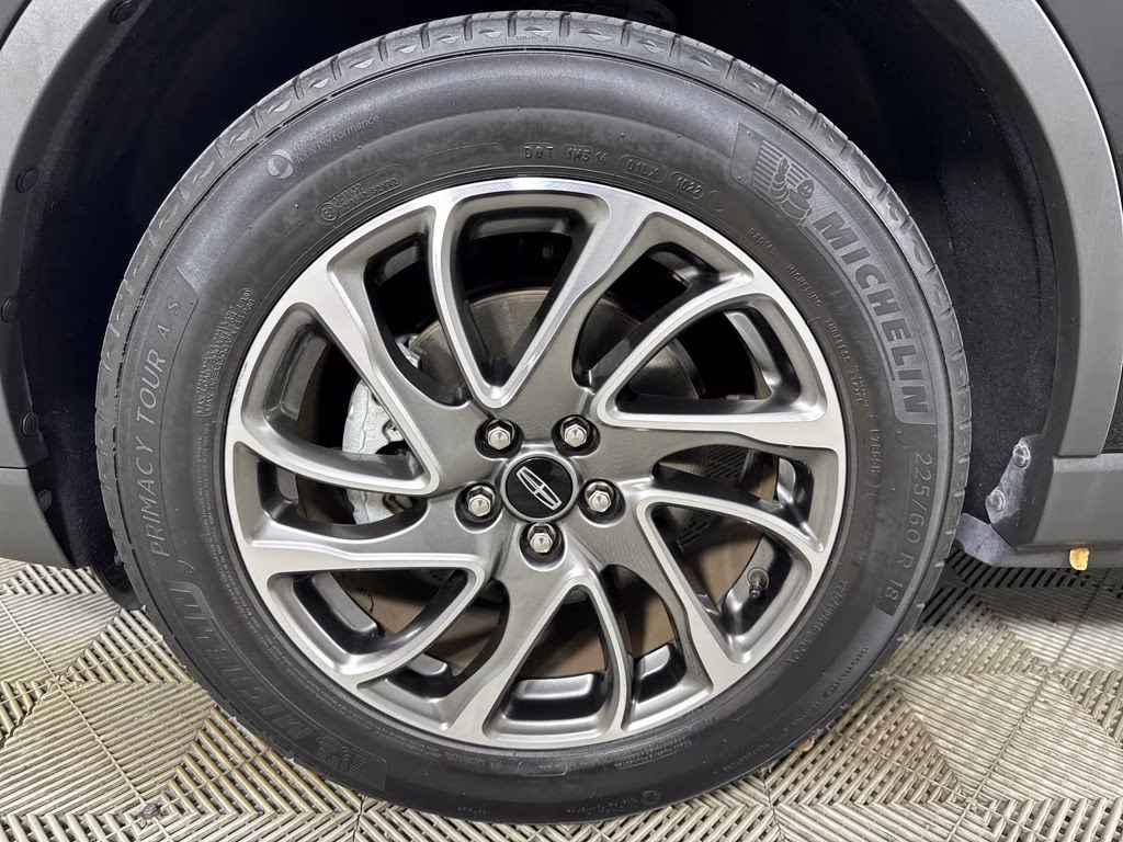 2022 Black Metallic Lincoln Corsair Standard FWD SUV