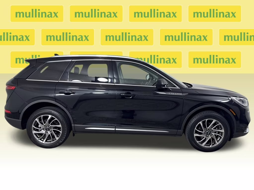 2022 Black Metallic Lincoln Corsair Standard FWD SUV