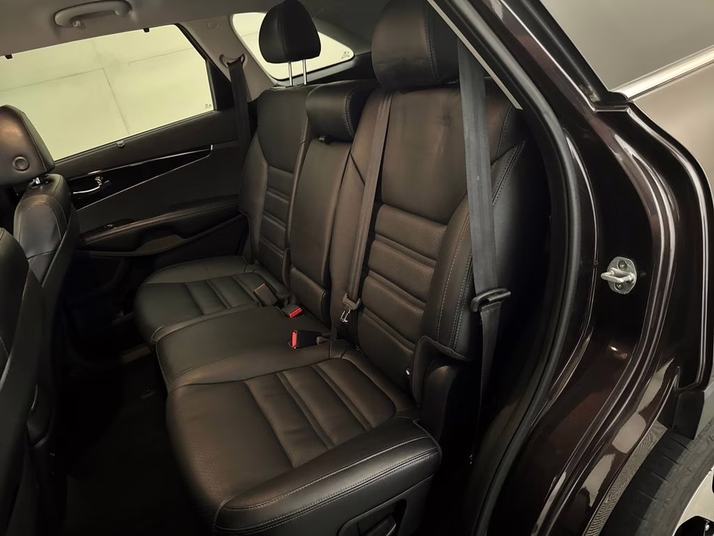 2018 Polished Walnut Kia Sorento EX FWD SUV