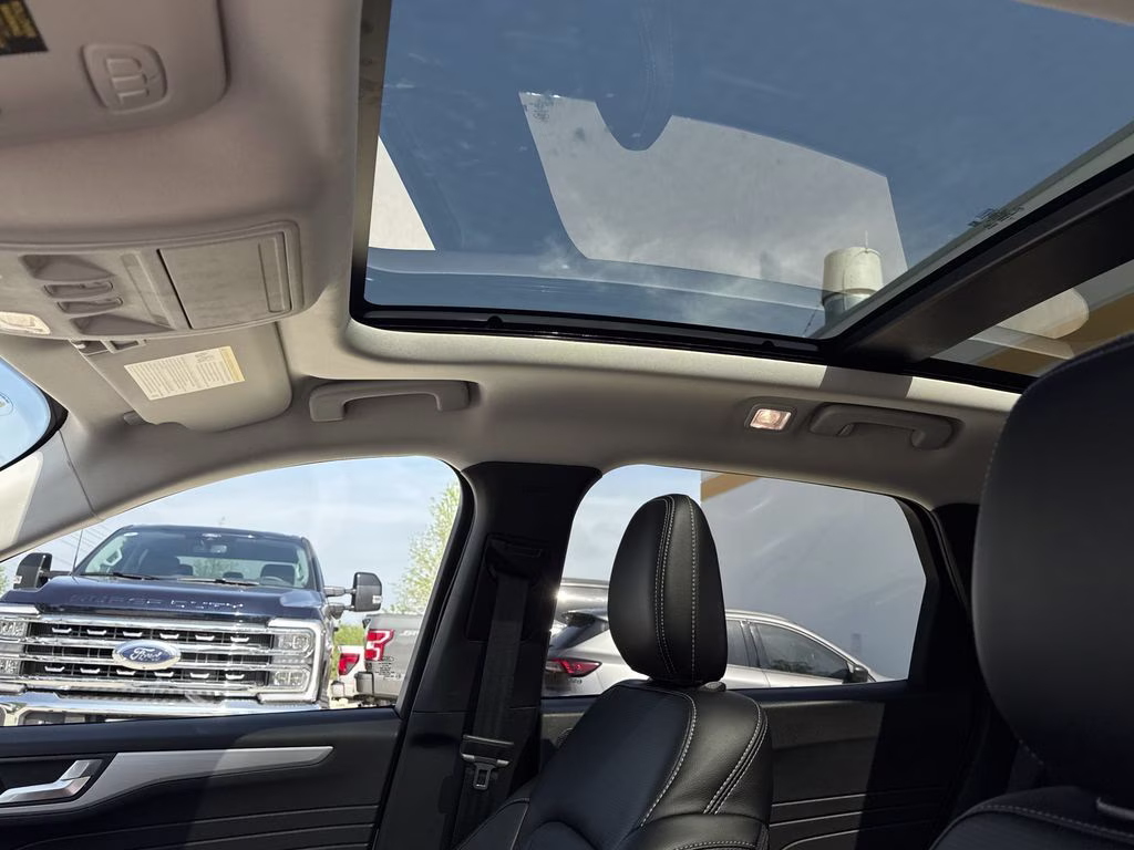 2025 White Metallic Ford Escape Plug-In Hybrid Base FWD SUV