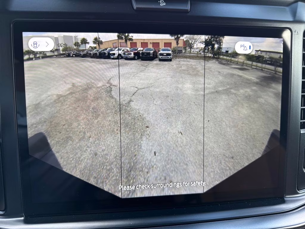 2026 Oxford White Ford Super Duty F-250 SRW Lariat 4X4 Truck