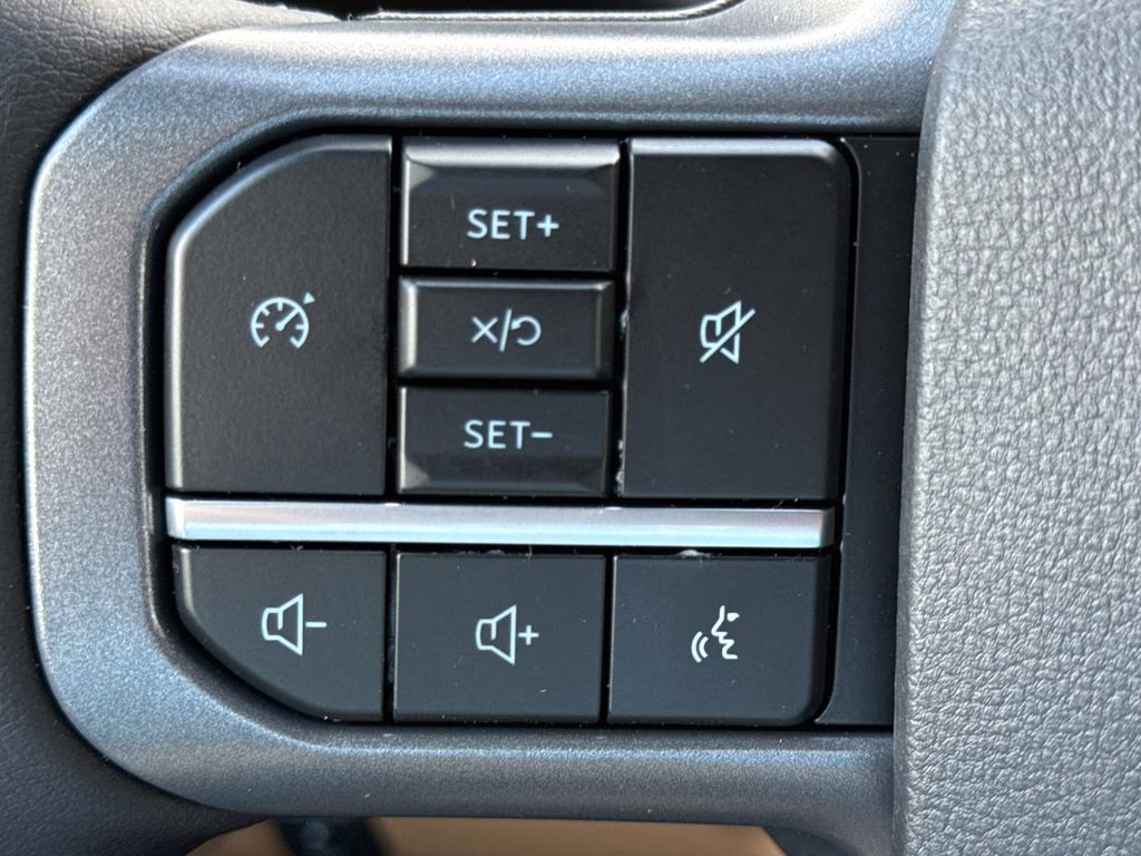 2026 Oxford White Ford Super Duty F-250 SRW Lariat 4X4 Truck