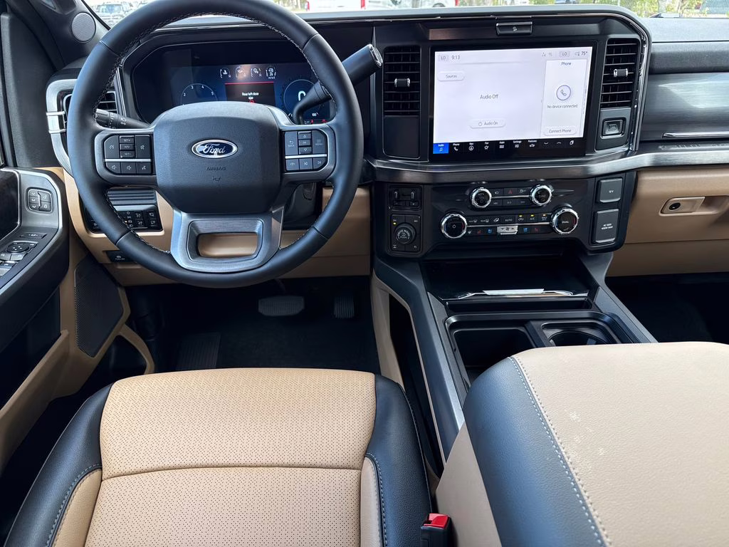 2026 Oxford White Ford Super Duty F-250 SRW Lariat 4X4 Truck