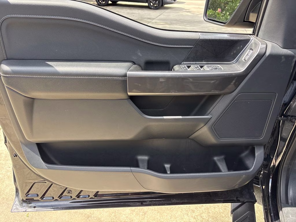 2023 Black Metallic Ford F-150 XLT 4X4 Truck