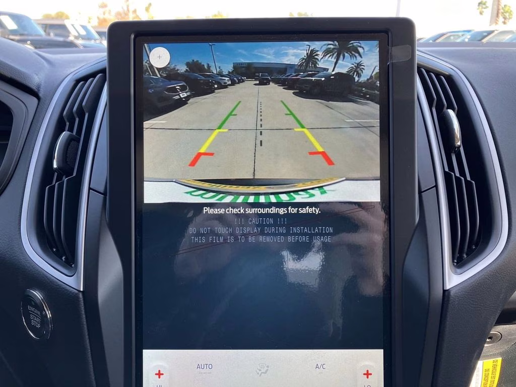 2024 Forged Green Metallic Ford Edge SE AWD SUV