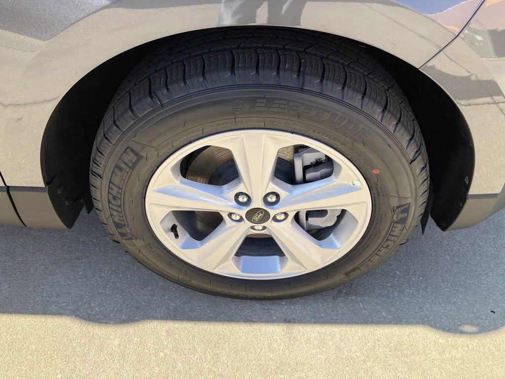 2024 Carbonized Gray Metallic Ford Edge SE AWD SUV