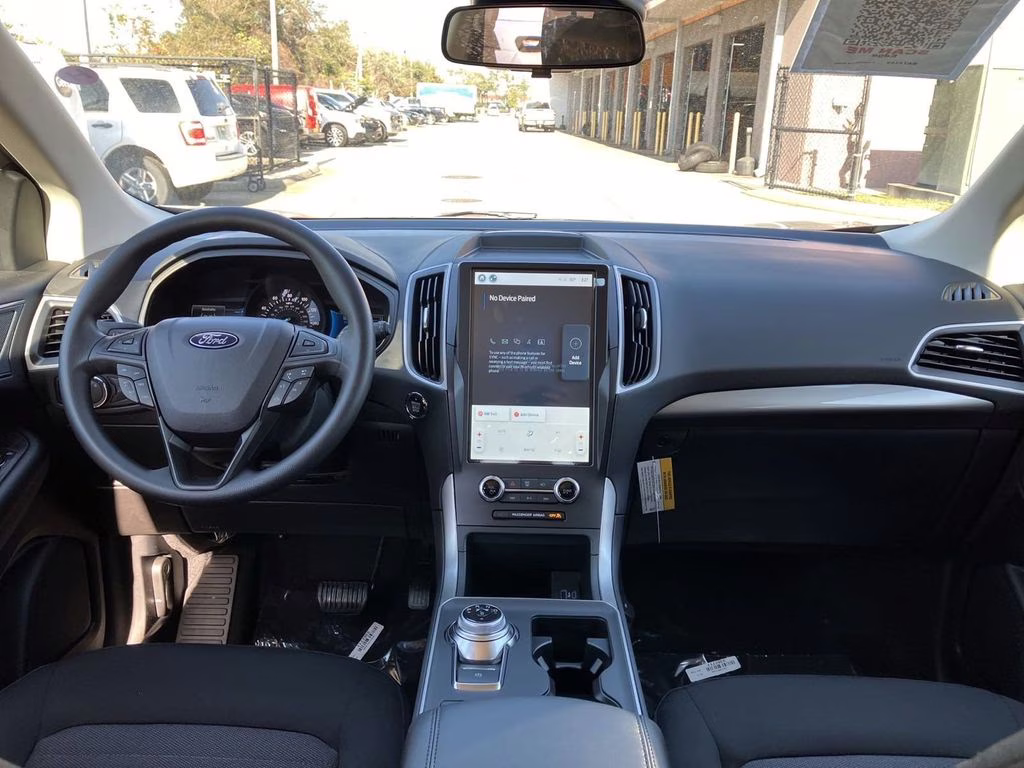 2024 Carbonized Gray Metallic Ford Edge SE AWD SUV