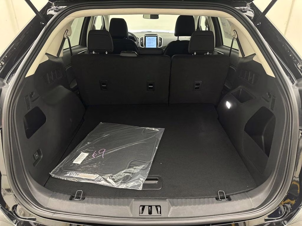 2024 Agate Black Metallic Ford Edge SE AWD SUV