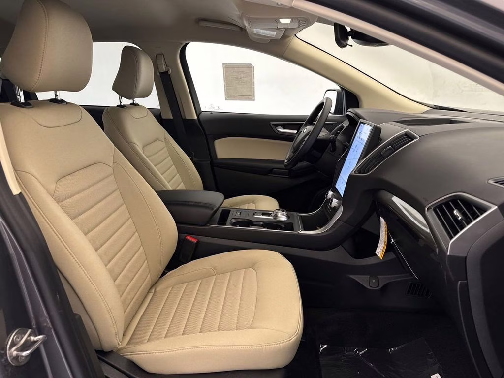 2024 Carbonized Gray Metallic Ford Edge SE AWD SUV