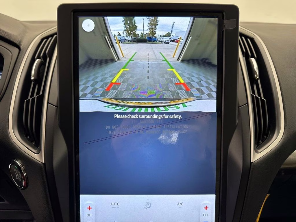 2024 Carbonized Gray Metallic Ford Edge SE AWD SUV