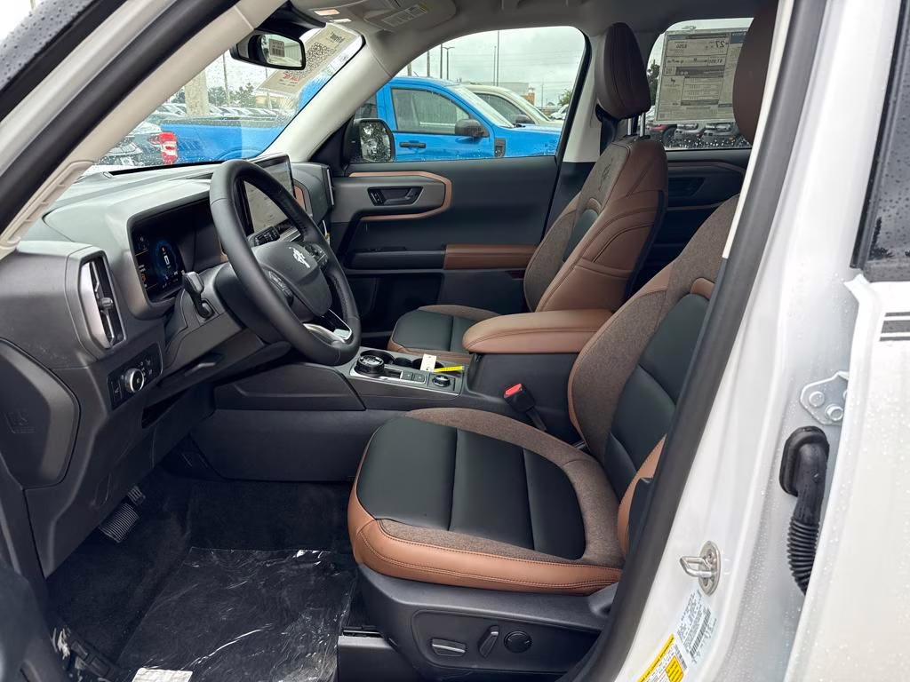 2025 Oxford White Ford Bronco Sport Outer Banks 4X4 SUV