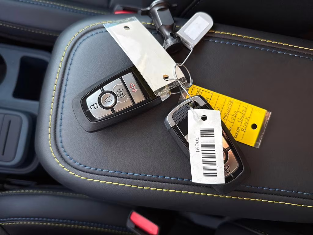 2025 Shadow Black Ford Maverick Lobo High AWD Truck