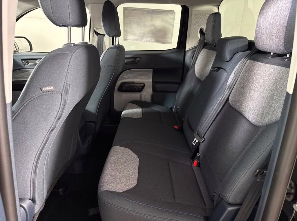 2025 Shadow Black Ford Maverick XLT FWD Truck