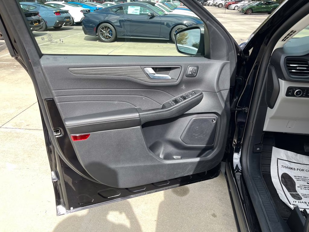 2025 Agate Black Metallic Ford Escape Plug-In Hybrid Base FWD SUV