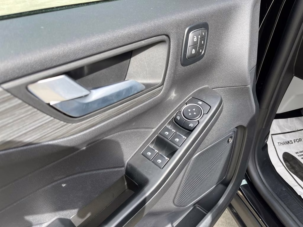 2025 Agate Black Metallic Ford Escape Plug-In Hybrid Base FWD SUV