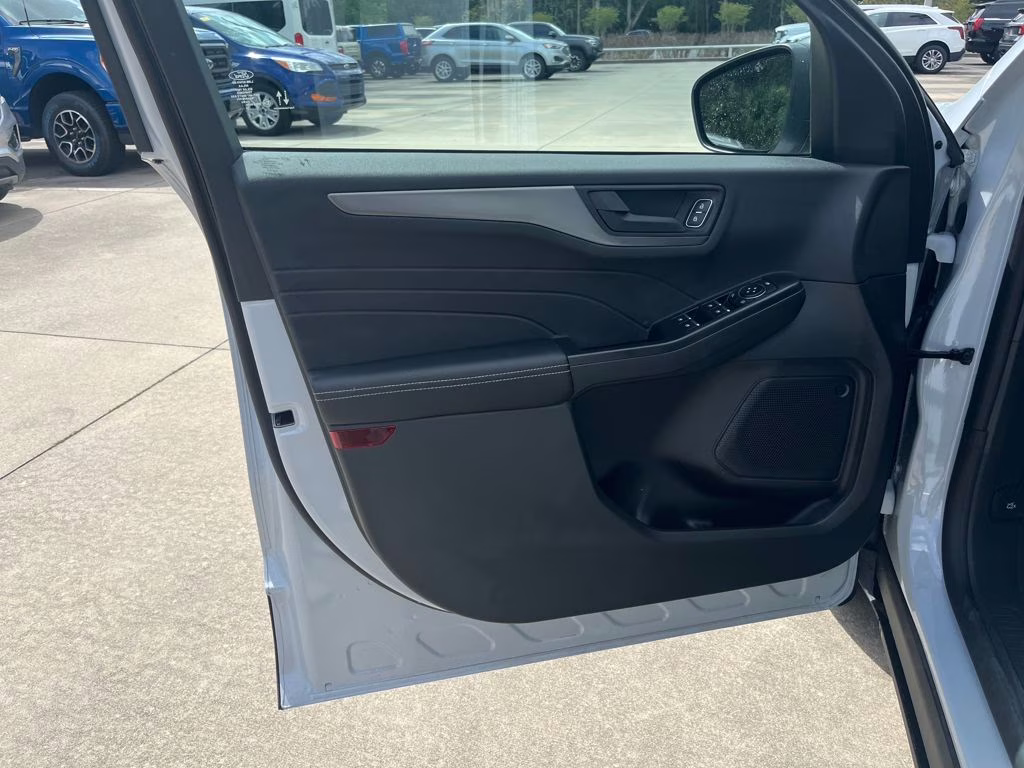 2026 Silver Metallic Ford Escape Active FWD SUV