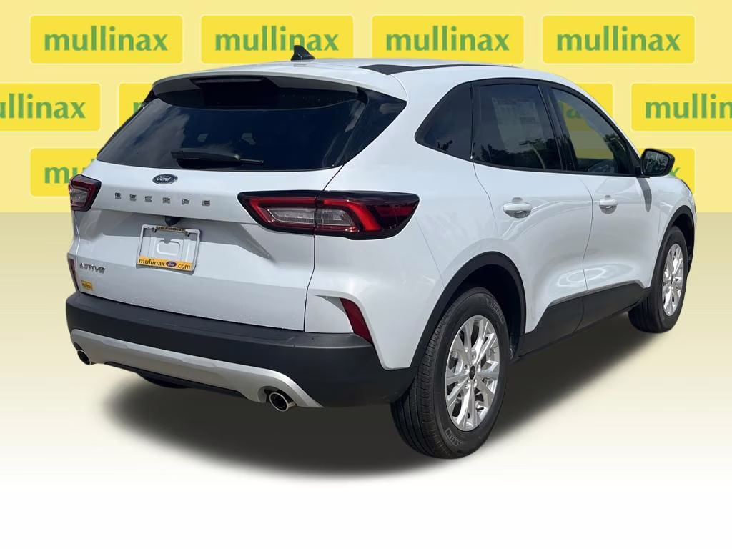 2026 Silver Metallic Ford Escape Active FWD SUV