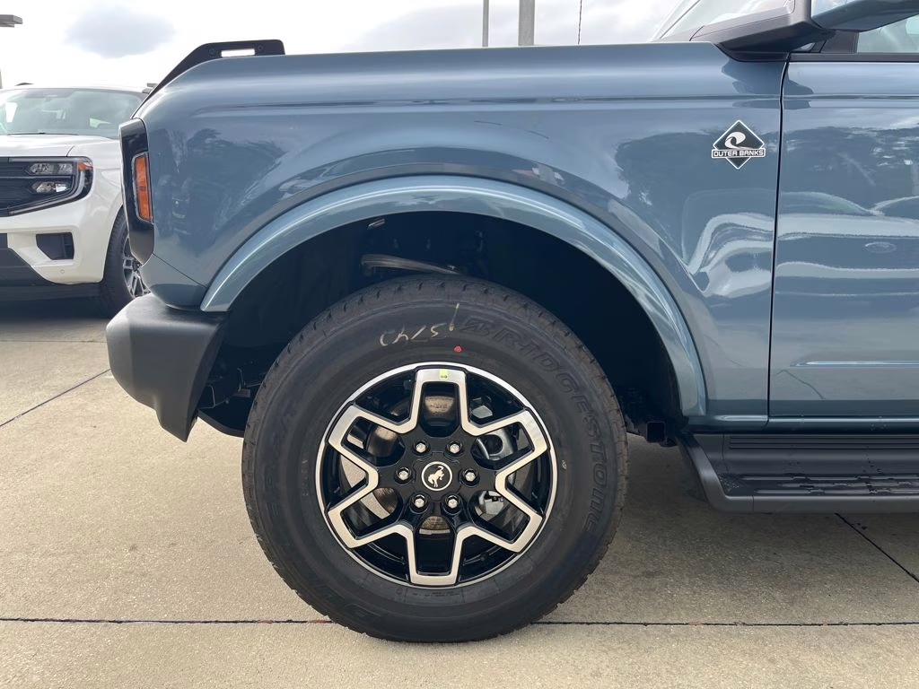 2025 Azure Gray Metallic Ford Bronco Outer Banks 4X4 SUV