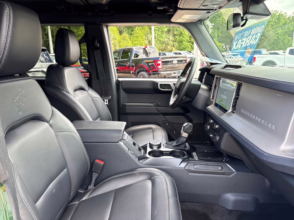 2025 Green Metallic Ford Bronco Outer Banks 4X4 SUV