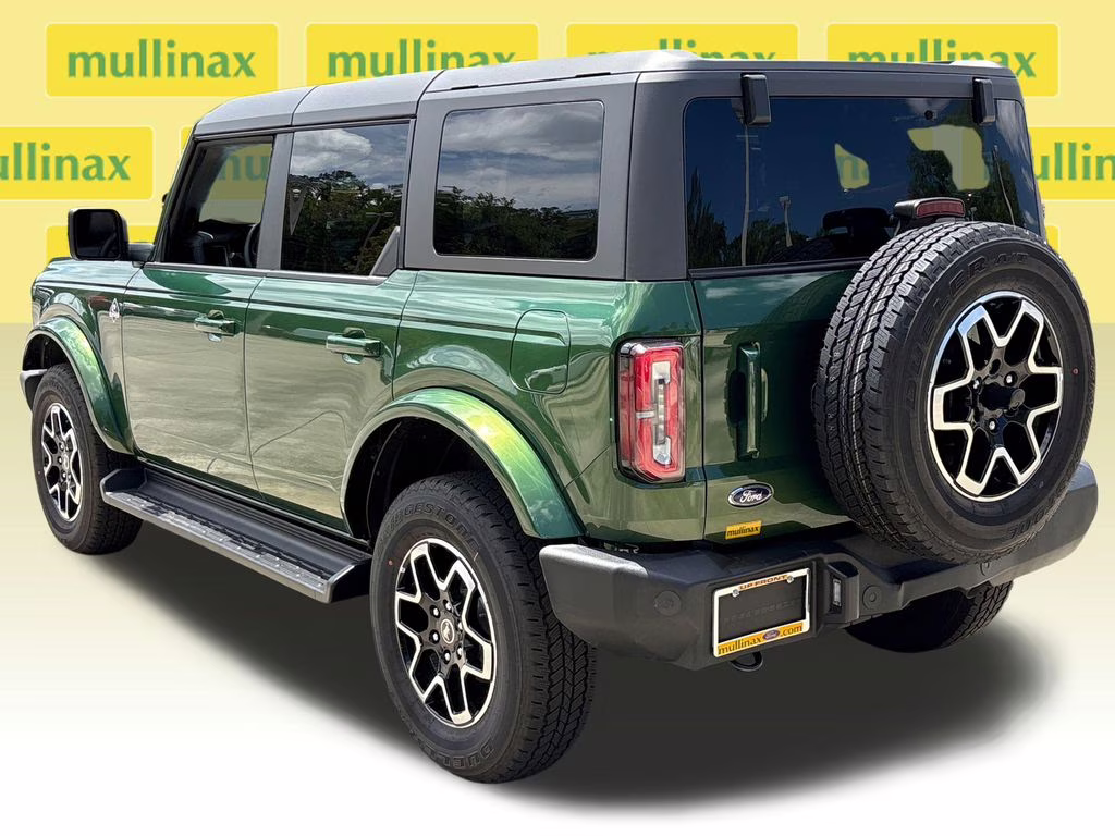 2025 Green Metallic Ford Bronco Outer Banks 4X4 SUV