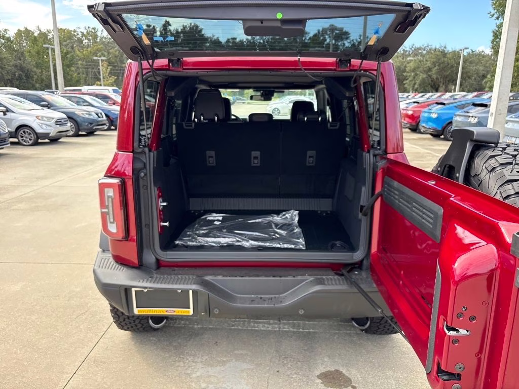 2025 Ruby Red Metallic Tinted Clearcoat Ford Bronco Badlands 4X4 SUV