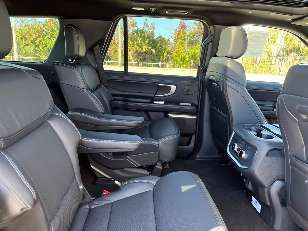 2025 Dark Matter Gray Metallic Ford Expedition Platinum 4X4 SUV