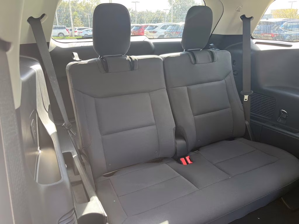 2026 Star White Metallic Tri-Coat Ford Explorer Active RWD SUV