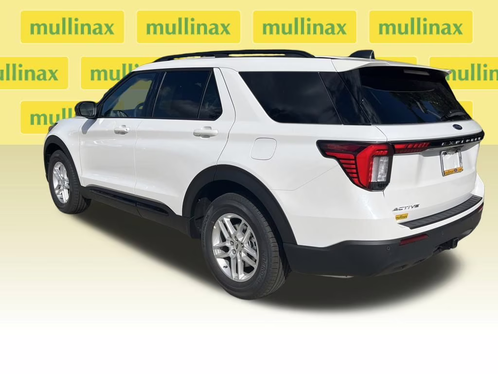 2026 Star White Metallic Tri-Coat Ford Explorer Active RWD SUV